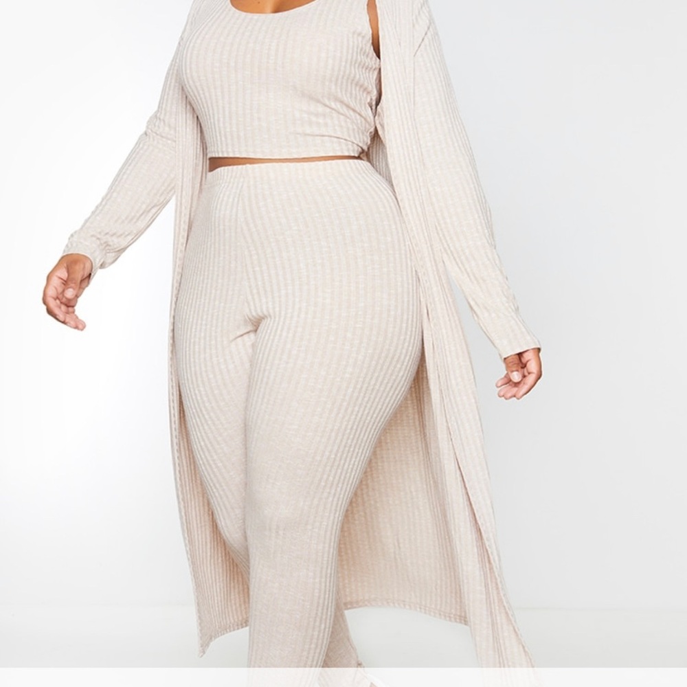 Pretty Little Thing three piece knit set sz24